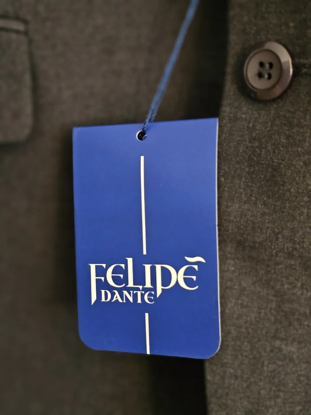 Felipe Dante Two Piece Luxury Mens Suit Charcoal F3-R Coat 44R Pants 40R NWOT